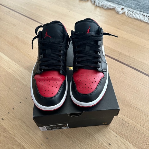 Jordan 1 Low Alternate Bred Toe – Size 10 – Barely Used – With Original Box - Picture 6 of 11